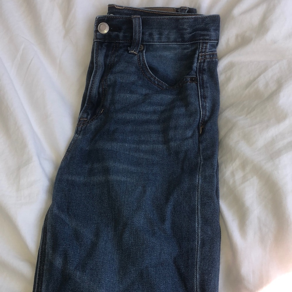 American Eagle High-rise Mom Straight Jeans